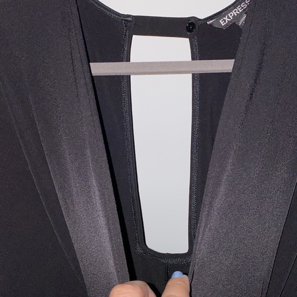 Express Short Shorts Romper w/ deep V neckline, open keyhole back & ties in back - Picture 6 of 8